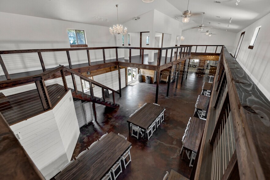 More Photos Of 7250 Fm 306, New Braunfels Freestanding For Sale