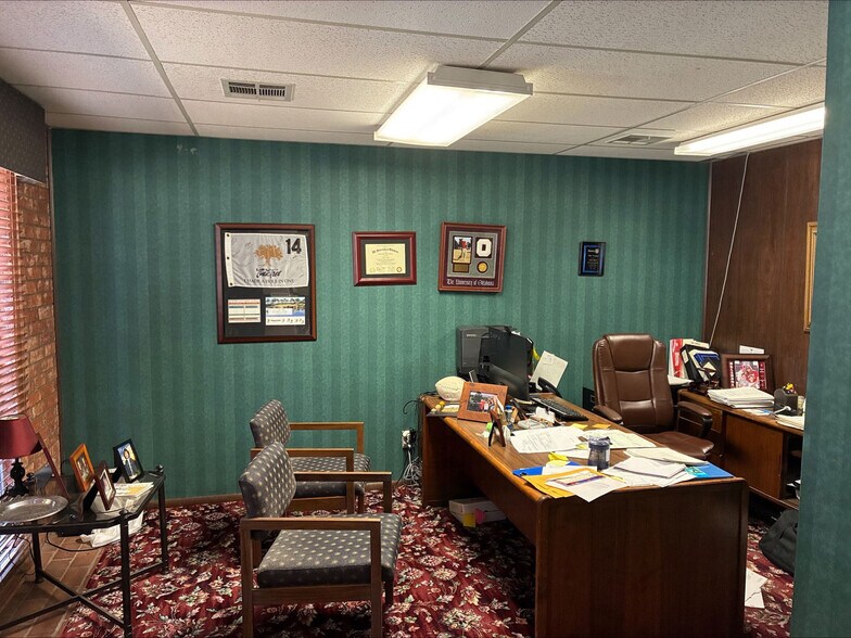 More Photos Of 115 S Broad St, Guthrie Office For Sale