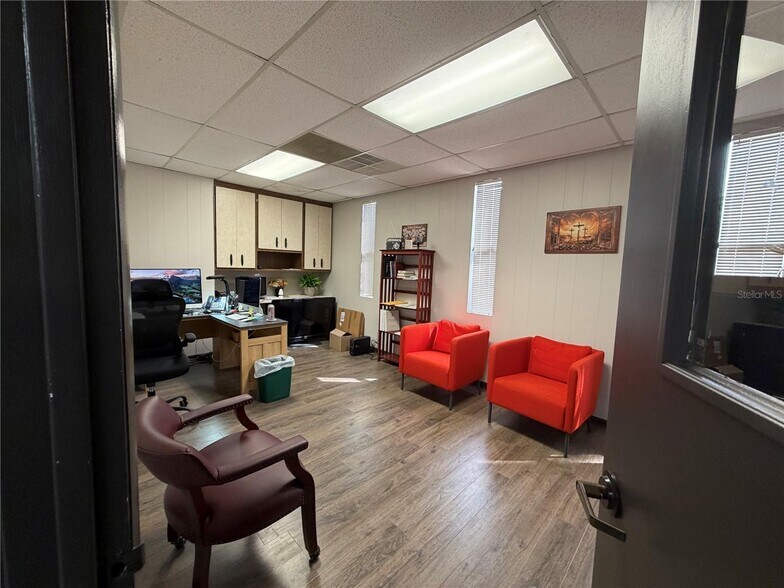 More Photos Of 208 E Lake Ave, Auburndale Religious Facility For Lease