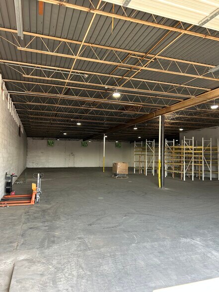 More Photos Of 9300 Southwest Dr, Fort Worth Warehouse For Lease