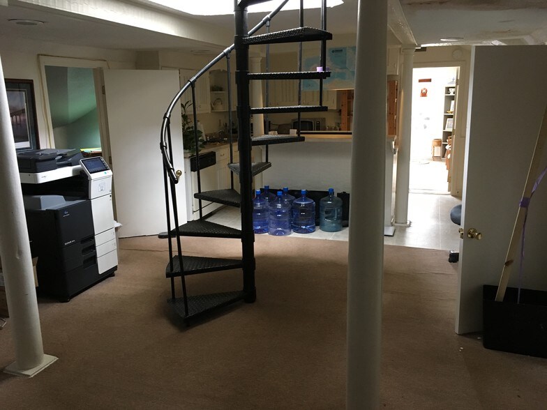 More Photos Of 635 E Bay St, Charleston Office Residential For Lease