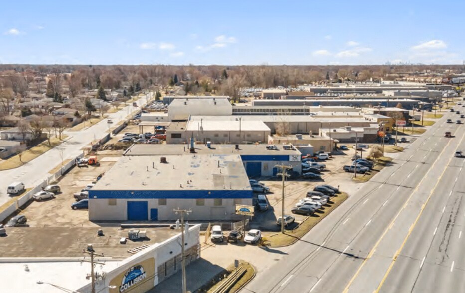 More Photos Of 28460 Groesbeck Hwy, Roseville Warehouse For Sale