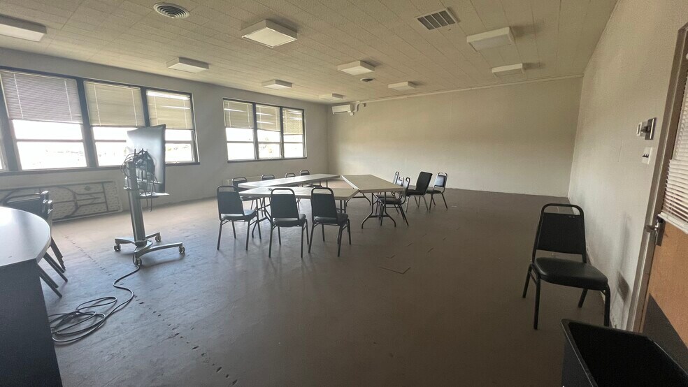 More Photos Of 115 NW State St, Pullman Loft Creative Space For Sale