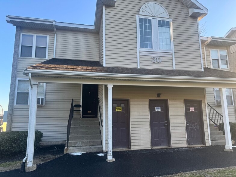 More Photos Of Capital Woods, Albany Apartments For Sale