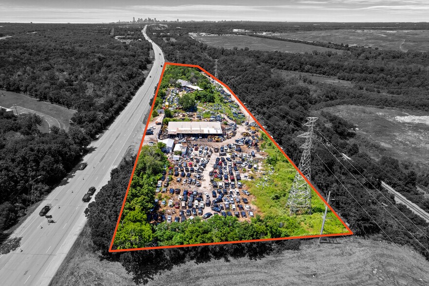 More Photos Of 10466 Central Expy, Dallas Auto Salvage Facility For Sale