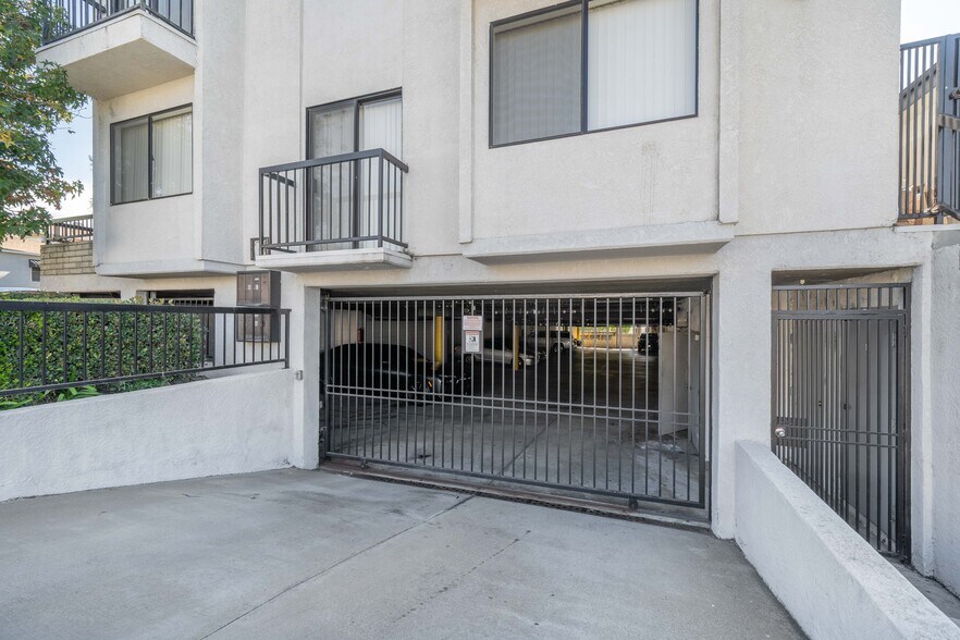 More Photos Of 638 E Tujunga Ave, Burbank Apartments For Sale