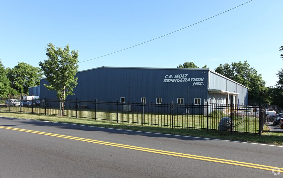 More Photos Of 3316 Gibbon Rd, Charlotte Warehouse For Sale