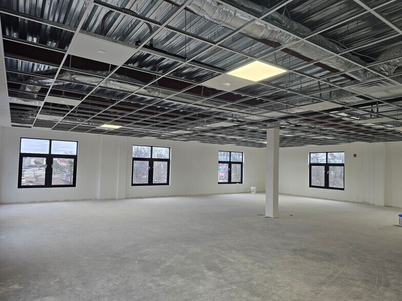 More Photos Of 374 Green St, Woodbridge Coworking Space