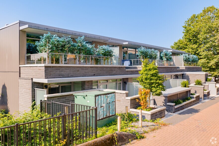 More Photos Of 1327 Marine Dr, West Vancouver Apartments For Sale