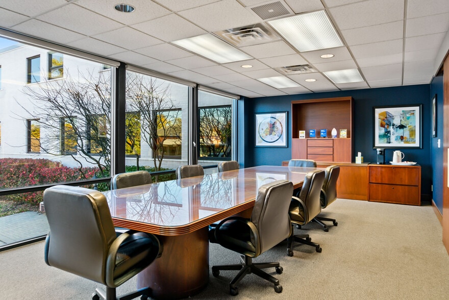 More Photos Of 322 W Lincoln Ave, Royal Oak Office For Lease