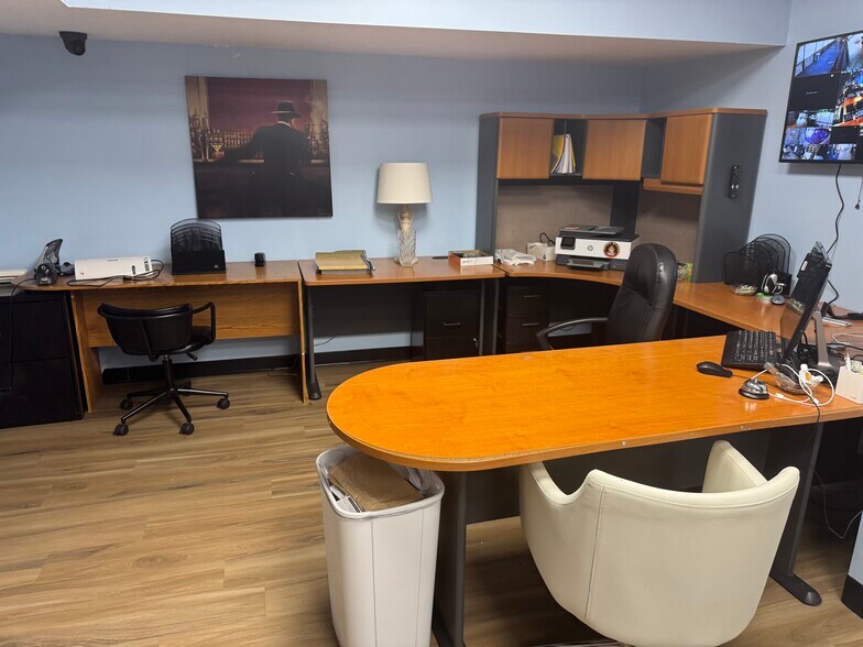 More Photos Of 32400 Geneva Rd, Salem General Retail For Sale