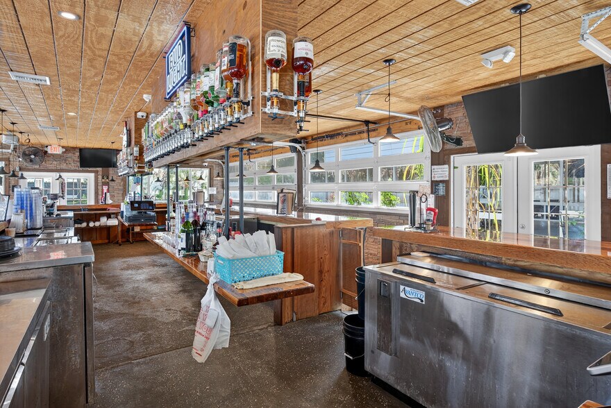 More Photos Of 765 3rd Ave, Welaka Restaurant For Sale