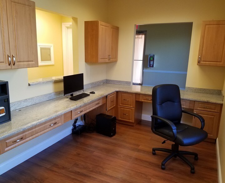 More Photos Of 709 S Federal Hwy, Boynton Beach Medical For Sale