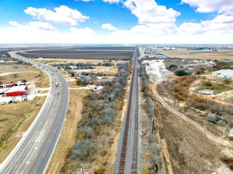 More Photos Of 2806 US Highway 90 W, Hondo Office For Sale