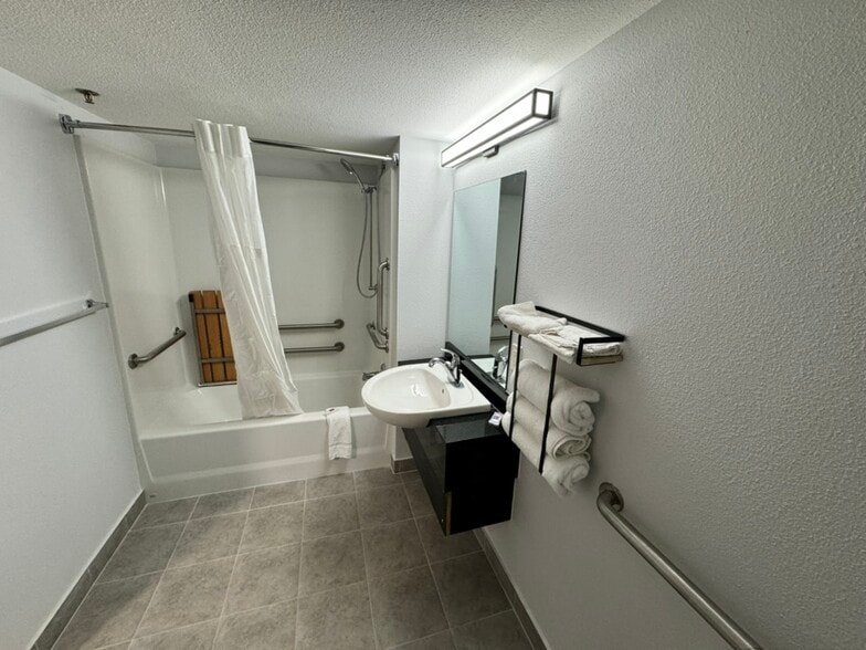 More Photos Of 6577 Baptist Way, East Syracuse Hotel For Sale
