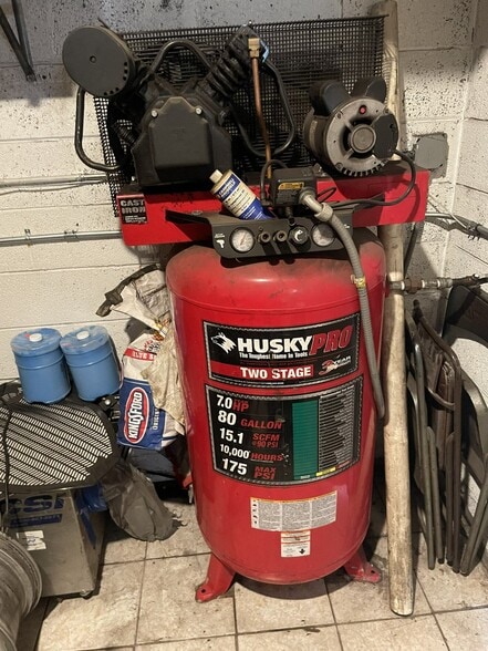 More Photos Of 635 Burnham Ave, Calumet City Auto Repair For Sale