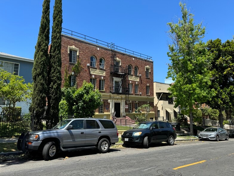 More Photos Of 233 N Kenmore Ave, Los Angeles Apartments For Sale