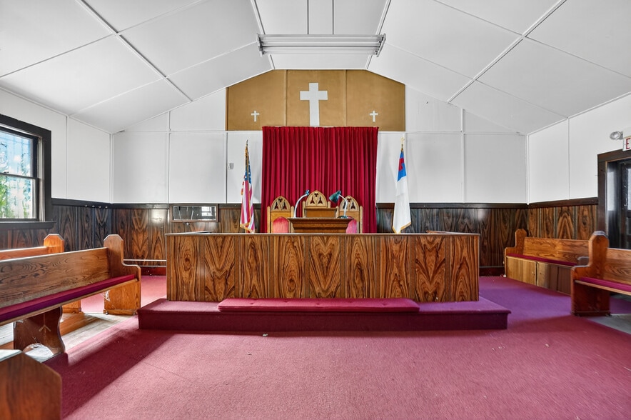 More Photos Of 61 New St, Montclair Specialty For Sale