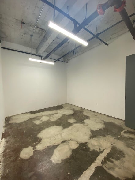 More Photos Of 901 E 31st St, Los Angeles Manufacturing For Lease