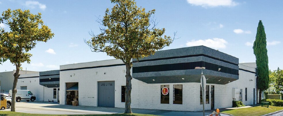 Primary Photo Of 5482 Business Dr, Huntington Beach Manufacturing For Lease