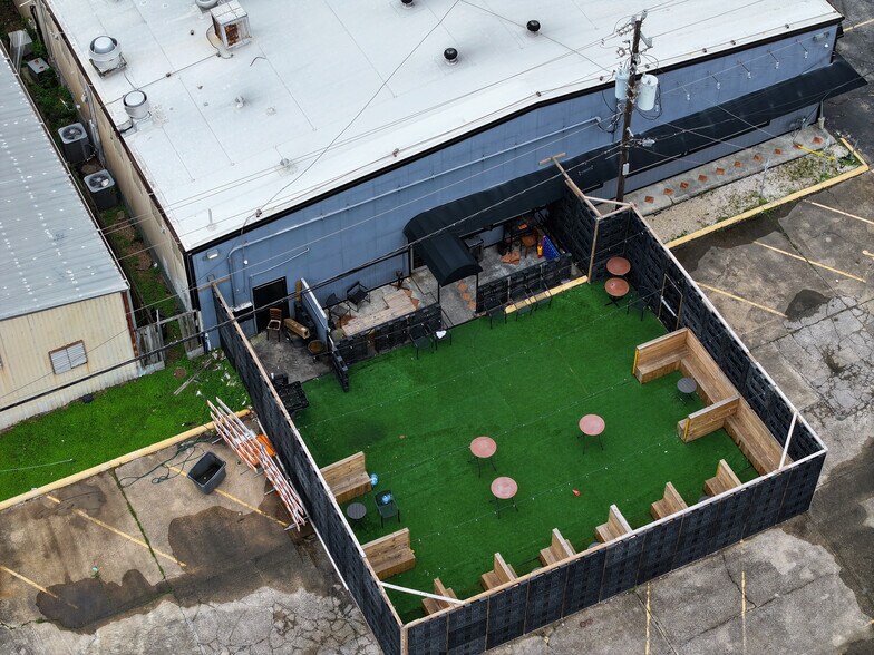 More Photos Of 6500-6502 Dixie Dr, Houston Bar For Sale