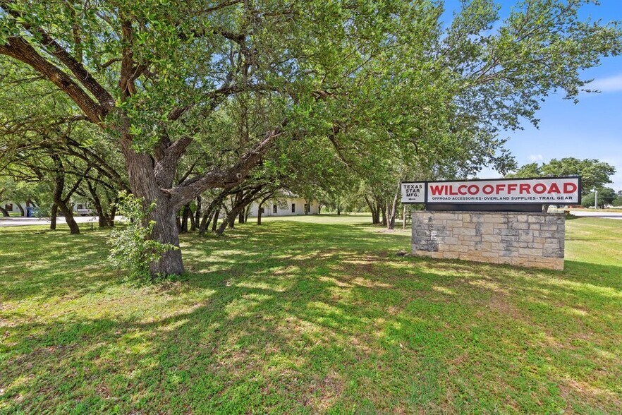 More Photos Of 101 John Kelly St, Burnet Industrial For Sale