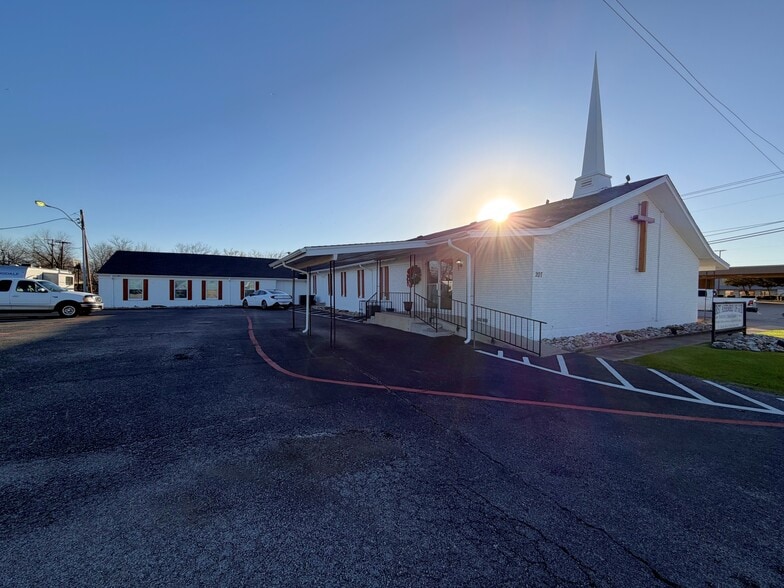 More Photos Of 207 College St, Wylie Specialty For Sale