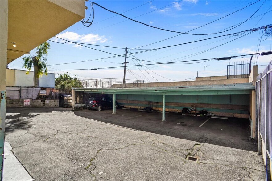 More Photos Of 543 N Ardmore Ave, Los Angeles Multifamily For Sale