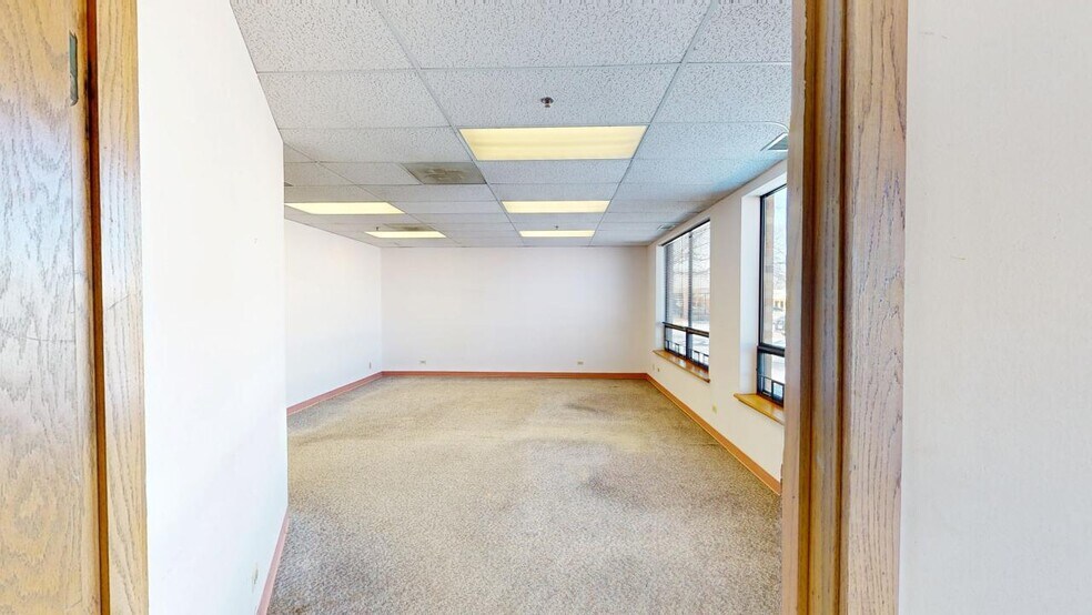 More Photos Of 3115 N Wilke Rd, Arlington Heights Medical For Sale