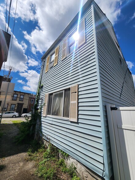 More Photos Of 1600 Bingham St, Pittsburgh Bar For Sale