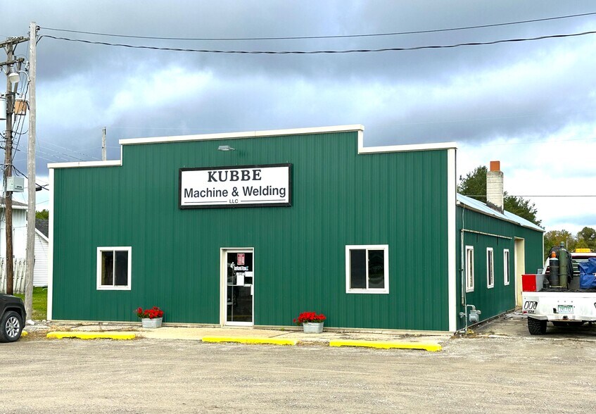 More Photos Of 1511 Hubert Rd, Hubbard Lake Flex For Sale