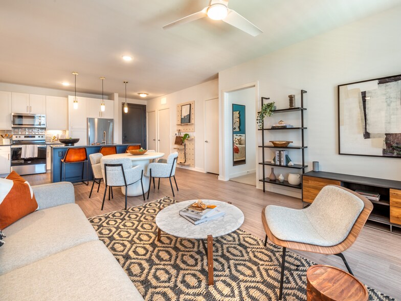 More Photos Of 411 W Commerce St, Dallas Apartments For Lease