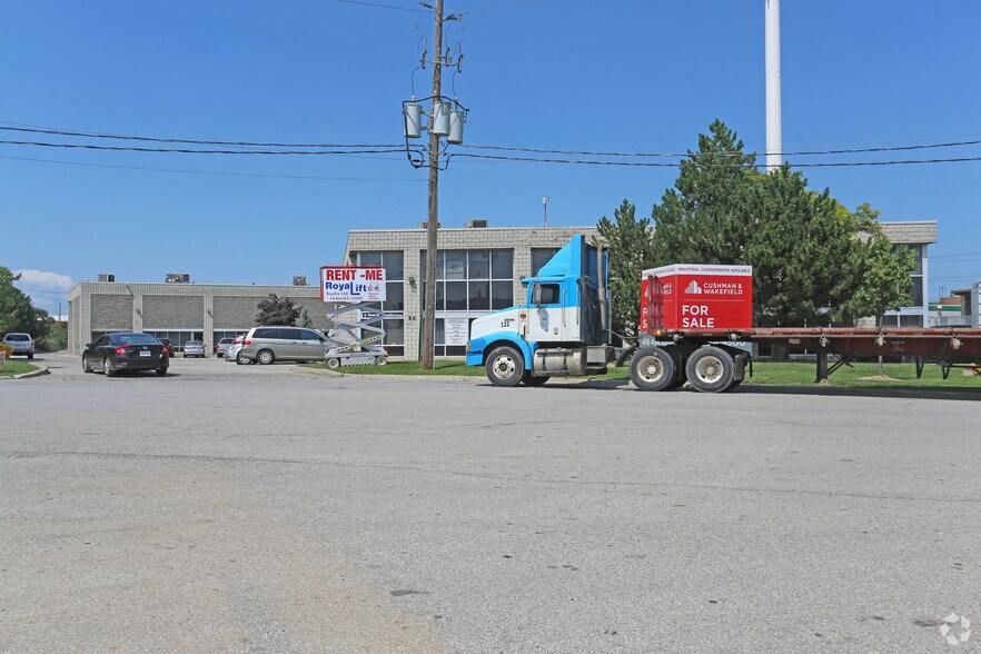 Primary Photo Of 86 Guided Ct, Toronto Warehouse For Lease