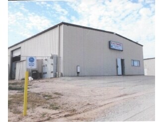 More Photos Of 19331-19441 Neuralia Rd, California City Warehouse For Sale