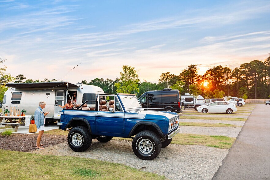 More Photos Of 730 E Ocean Rd, Holly Ridge Trailer Camper Park For Sale