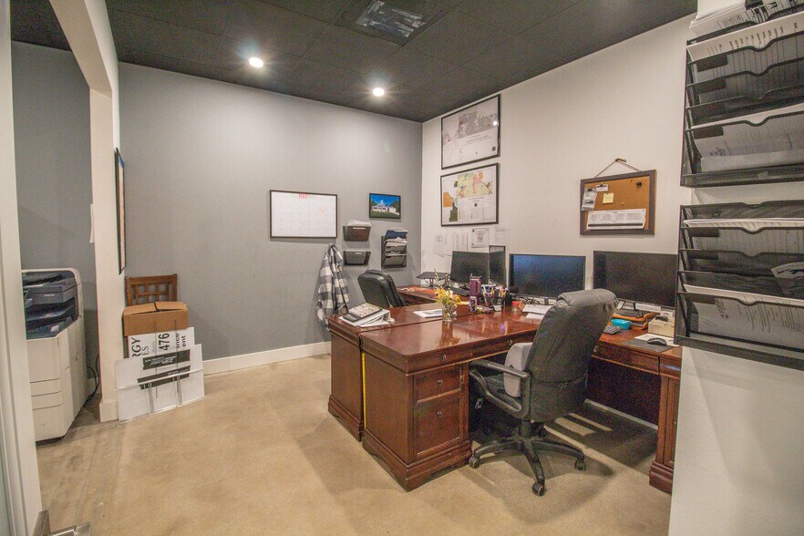 More Photos Of 6640 Taylor Rd, Punta Gorda Light Distribution For Sale
