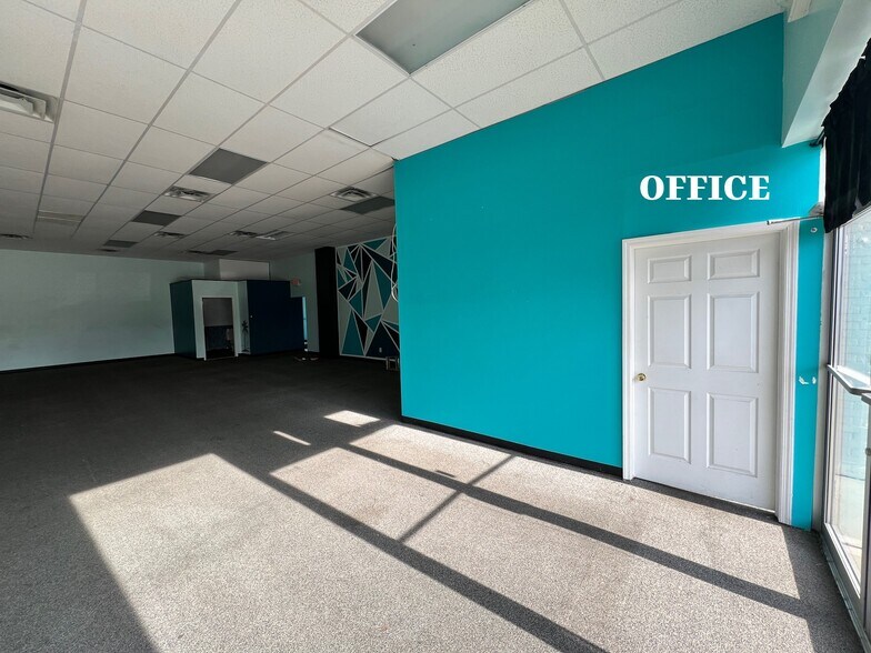 More Photos Of 2155 Jericho Tpke, Commack Medical For Lease