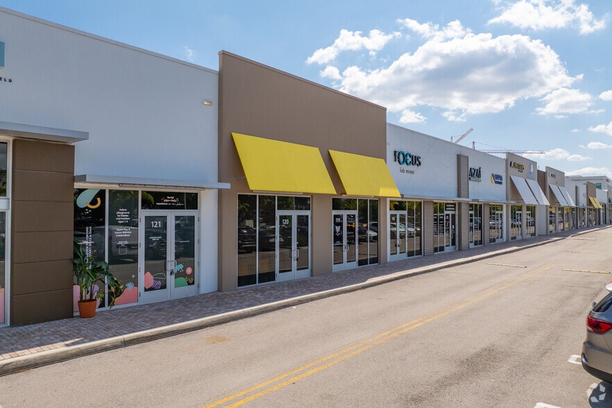 More Photos Of 10890 NW 17th St, Doral Storefront Retail Office For Lease