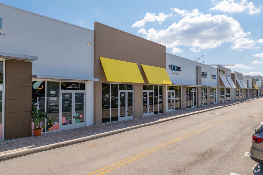 More Photos Of 10890 NW 17th St, Doral Storefront Retail Office For Lease