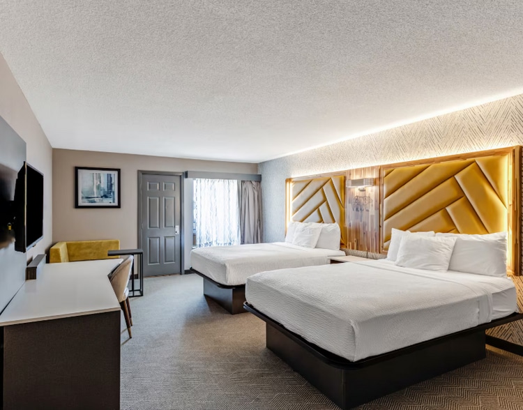 More Photos Of 929 Parkway, Gatlinburg Hotel For Sale