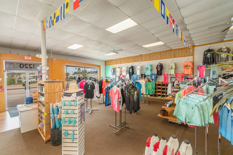 More Photos Of 1220 Lafayette St, Cape Coral Freestanding For Lease