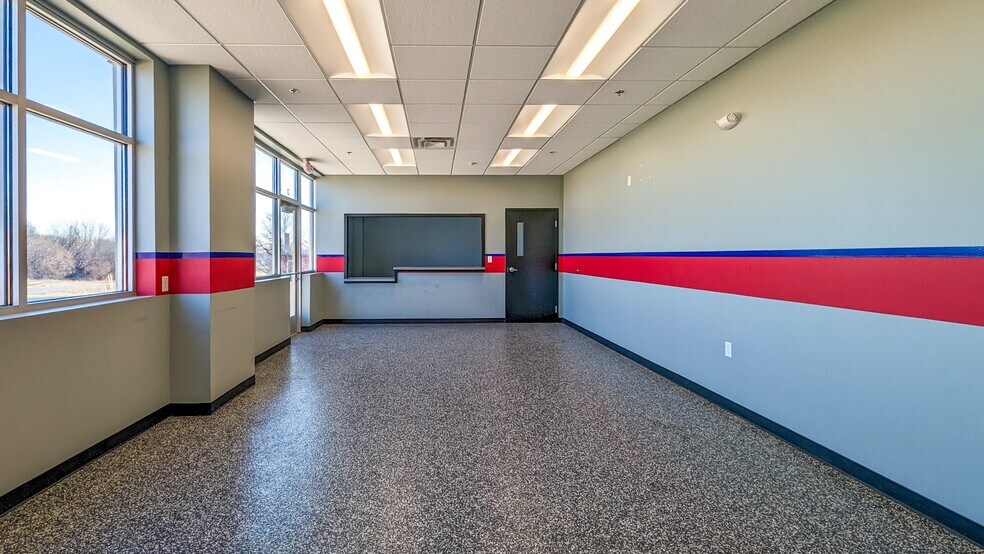 More Photos Of 6131 Rome Cir, Rochester Warehouse For Lease