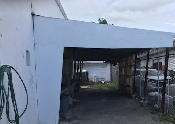 More Photos Of 18356 W Dixie Hwy, North Miami Beach Warehouse For Lease