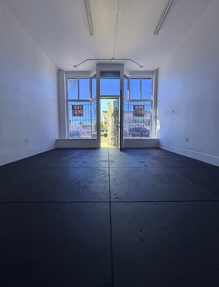 More Photos Of 3500 S Western Ave, Los Angeles Storefront Retail Residential For Lease
