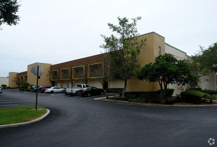 More Photos Of 3600-3606 Silver Star Rd, Orlando Unknown For Lease