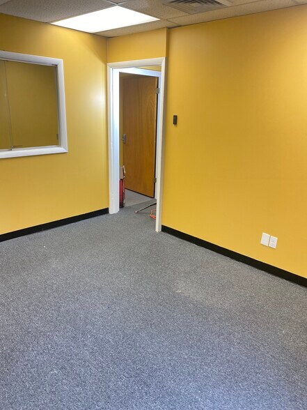 More Photos Of 516-518 S Camp Meade Rd, Linthicum Heights Medical For Lease