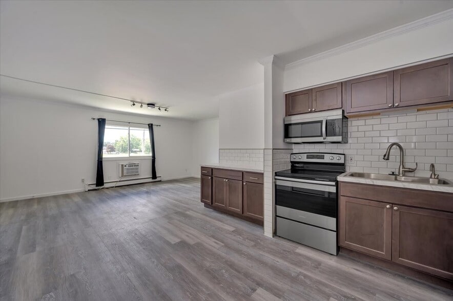 More Photos Of 548 Shattuck Rd, Saginaw Apartments For Sale