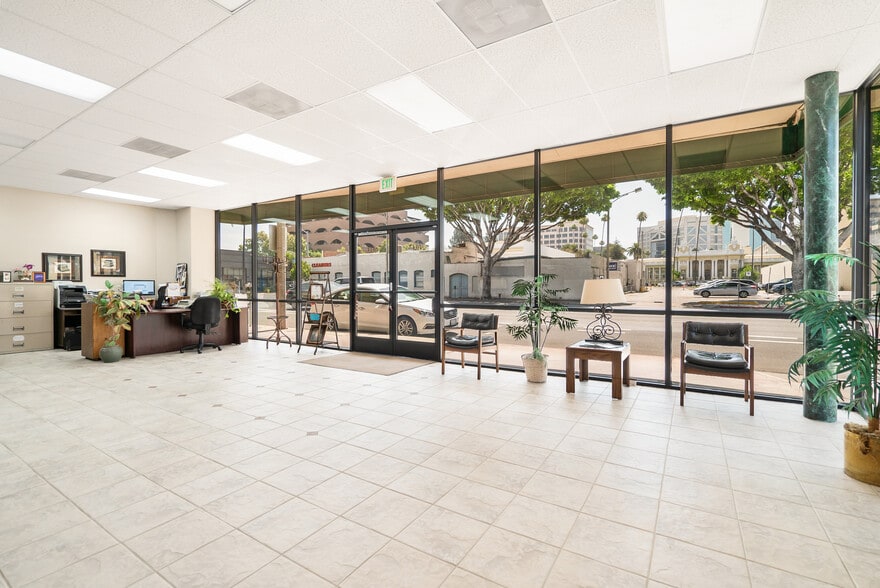 More Photos Of 4035 Market St, Riverside Office For Lease