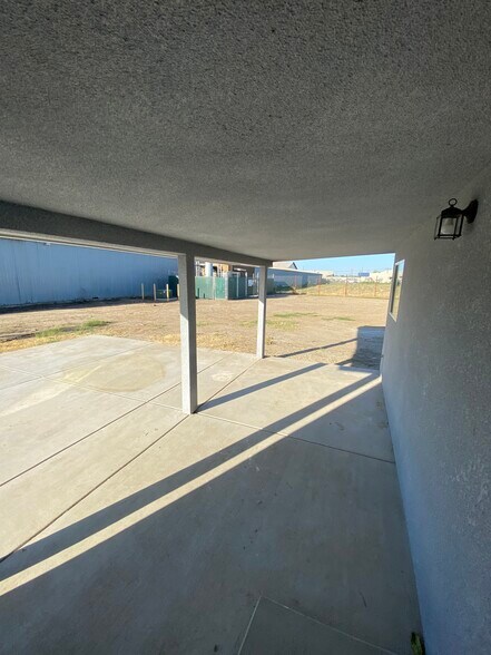More Photos Of 1679 S O St, Tulare Light Manufacturing For Lease