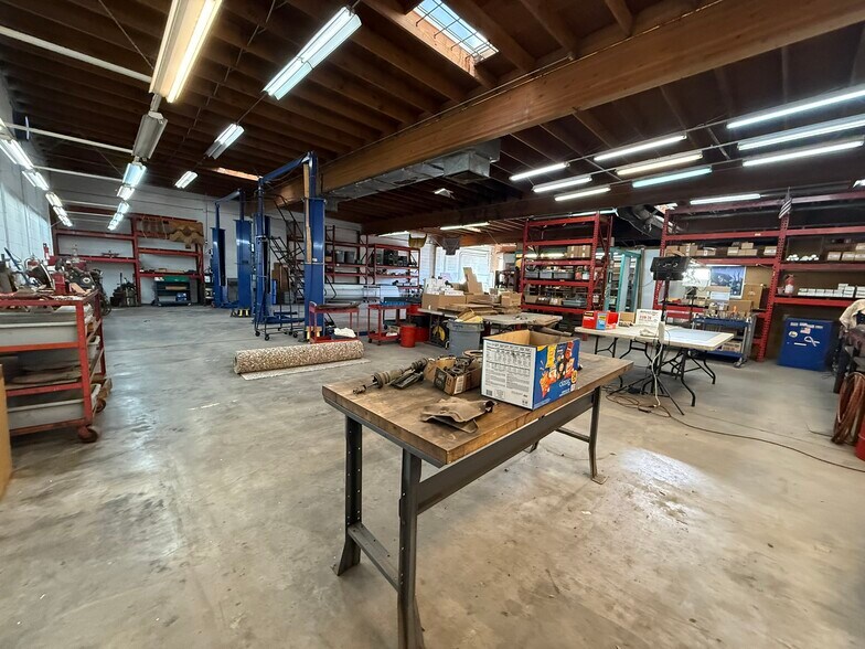 More Photos Of 112 W Maricopa Fwy, Phoenix Warehouse For Sale